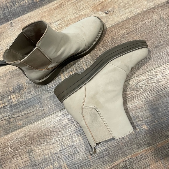 Teva Shoes - Teva Midform Chelsea Boot in white/grey/cream